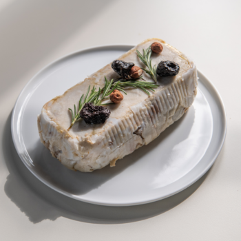 Produkt: pasztet z dzika z orzechami laskowymi i śliwkami, chutney z żurawiny z pomarańczą