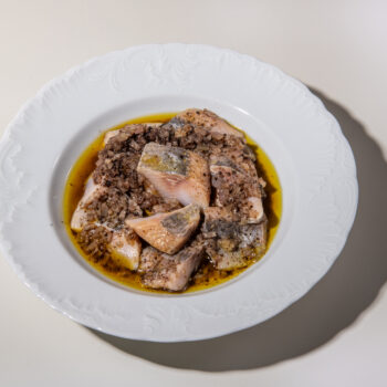 Produkt: matjas w głubczyckim oleju rzepakowym z szalotką i mielonym zielem angielskim